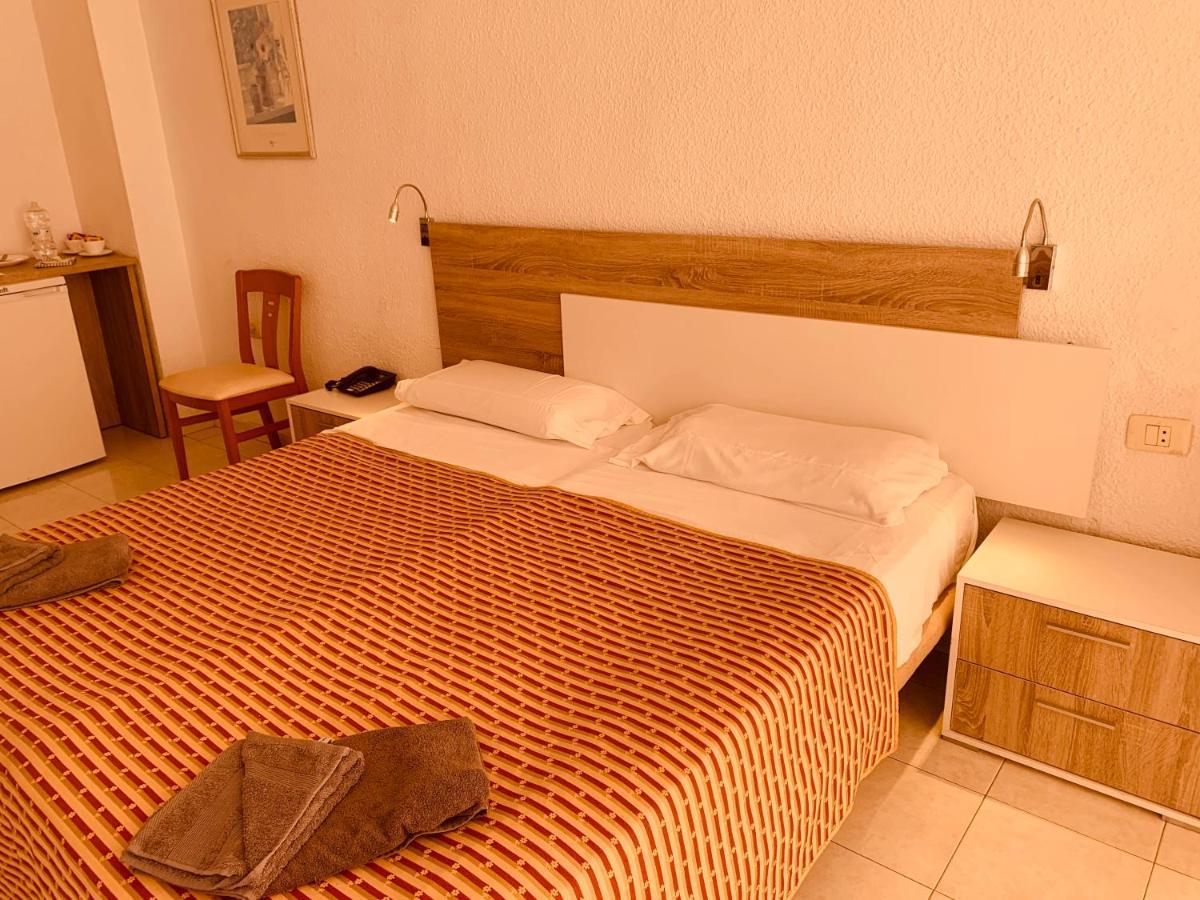 Pondemar Apartaments Vistas Playa Feñabe エクステリア 写真